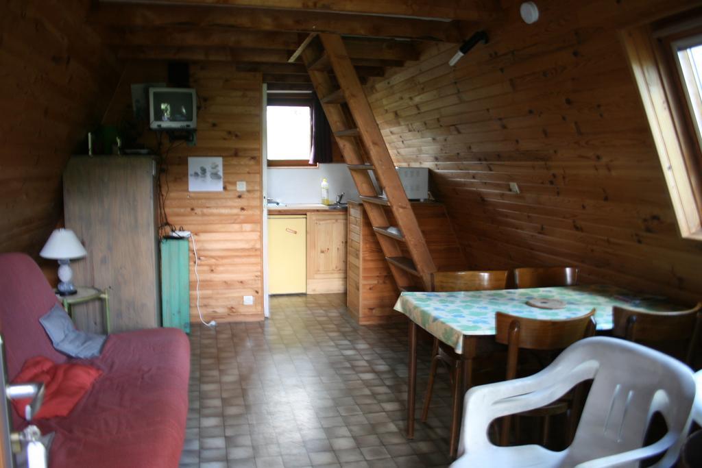 Hotel La Ptite Ferme de Caro à Meyrignac-lʼÉglise Extérieur photo
