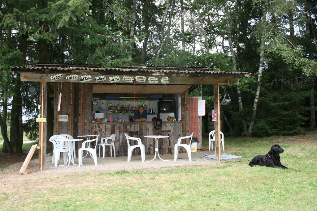 Hotel La Ptite Ferme de Caro à Meyrignac-lʼÉglise Extérieur photo