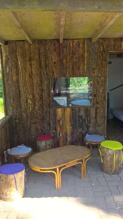 Hotel La Ptite Ferme de Caro à Meyrignac-lʼÉglise Extérieur photo